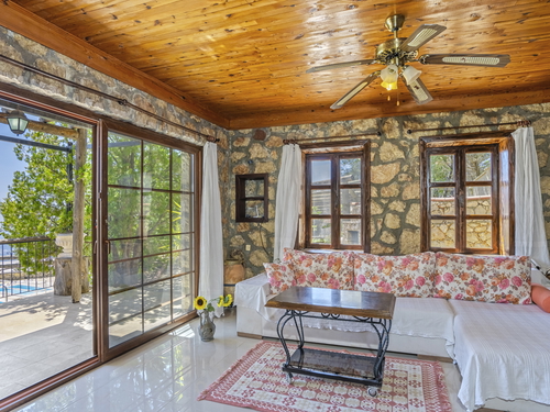  gece  -  Kasım
  | Kalkan Üzümlü’de Deniz Manzaralı Korunaklı Aile Villası Tatili